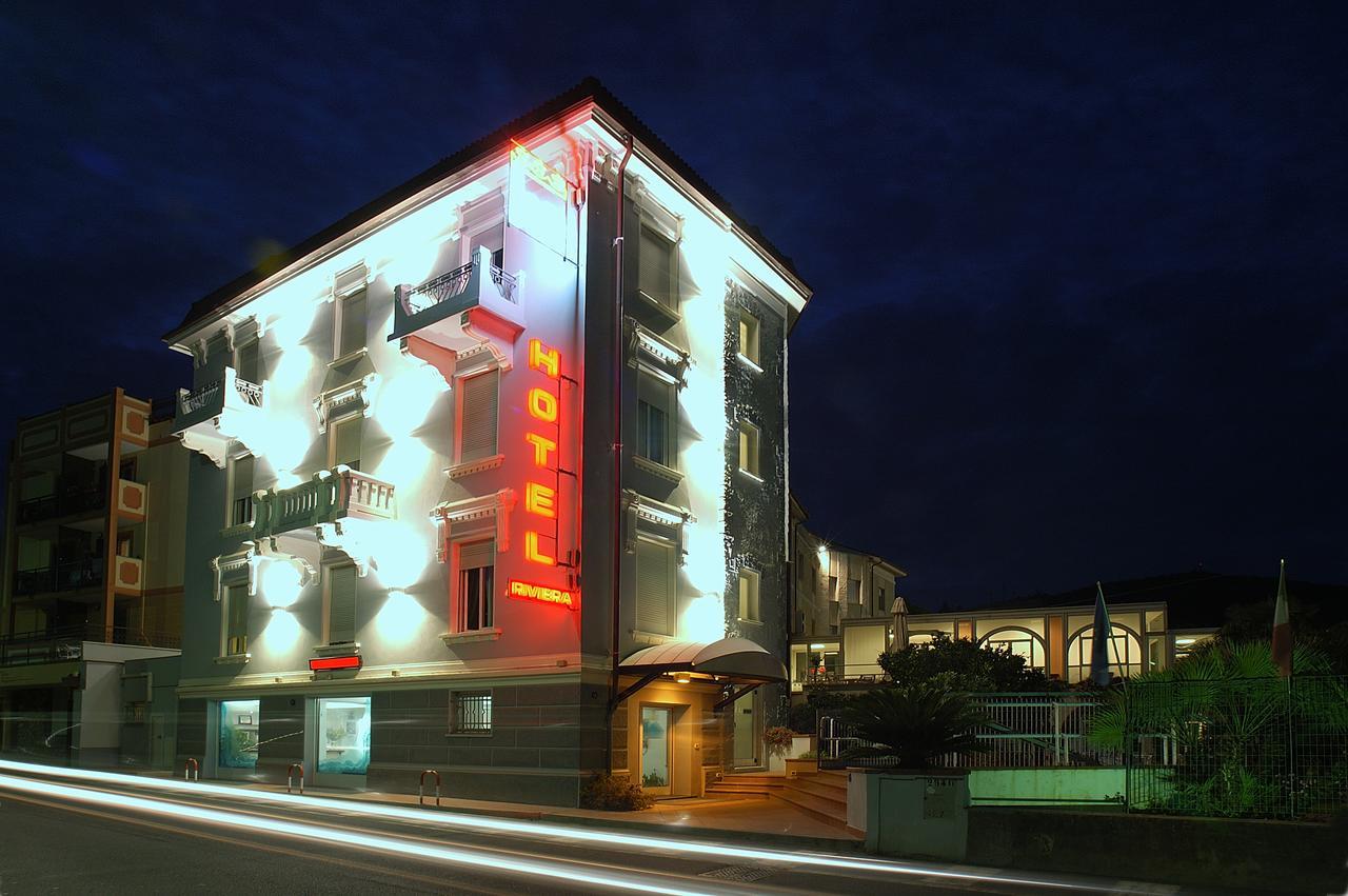 Hotel Riviera 3 Stelle Con Piscina Estiva Gratuita E Garage A Pagamento Spotorno Exterior photo