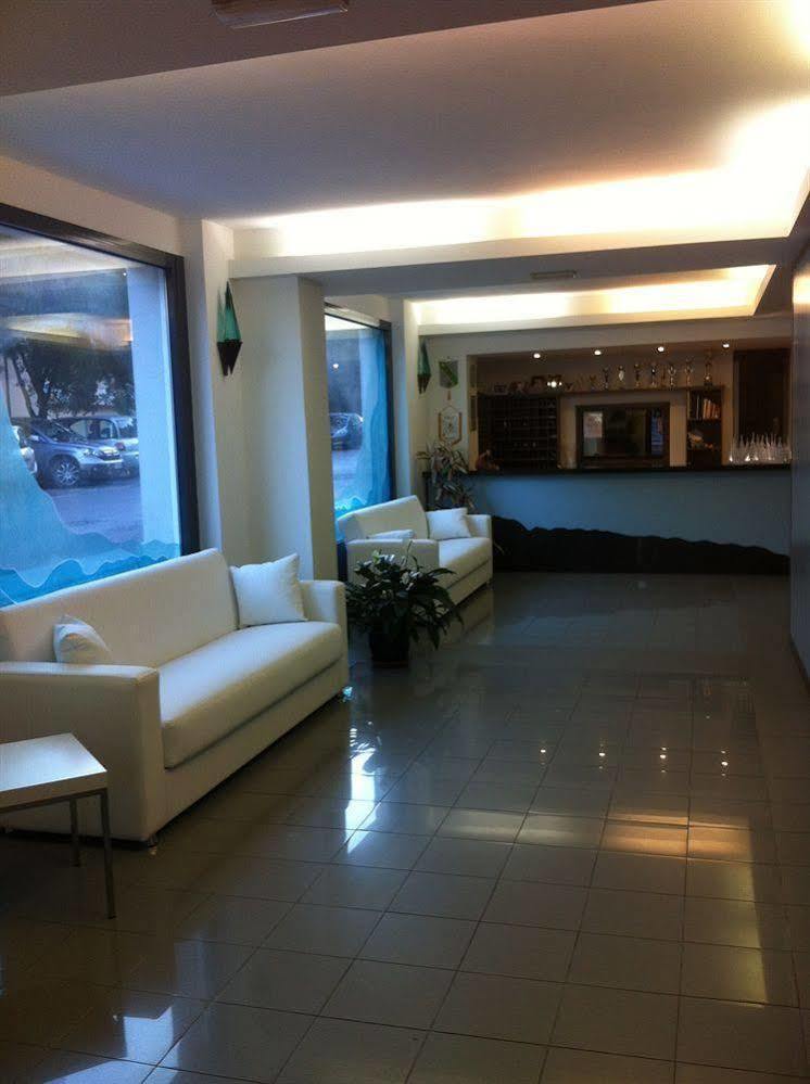 Hotel Riviera 3 Stelle Con Piscina Estiva Gratuita E Garage A Pagamento Spotorno Exterior photo